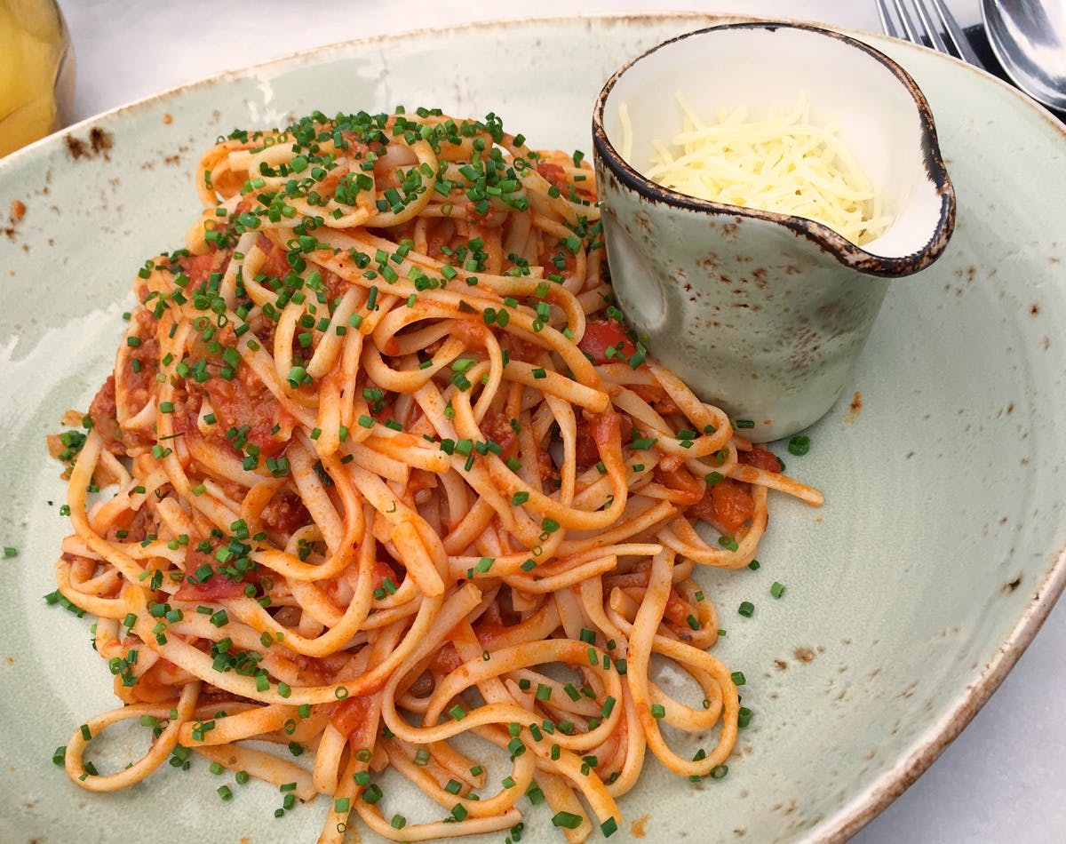 Rezept - Pasta in Tomaten- und Oliven-Sugo - Foodist Magazin